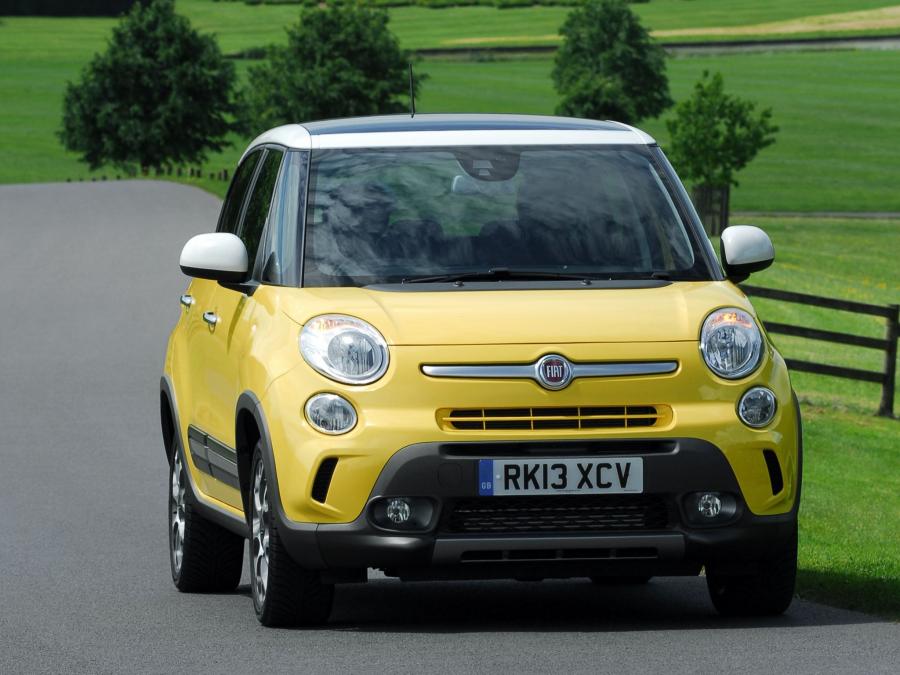  Fiat 500L Trekking 2013 года  (UK) (фото 9 из 16)